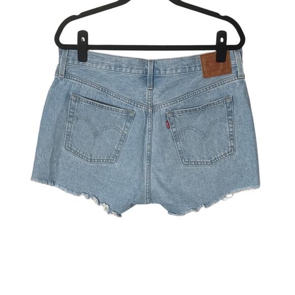 Levi's Premium 501 High Rise Women's Shorts in Luxor Heat Light Wash Size 33 - Picture 5 of 14